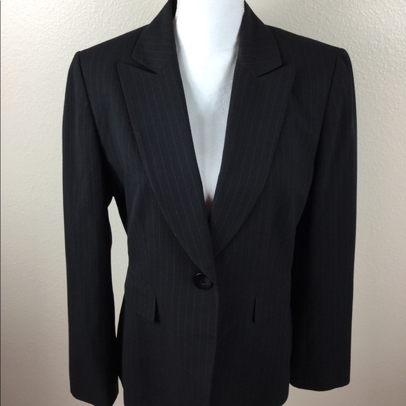Tahari asl black blazer with pinstripes - Picture 3 of 8